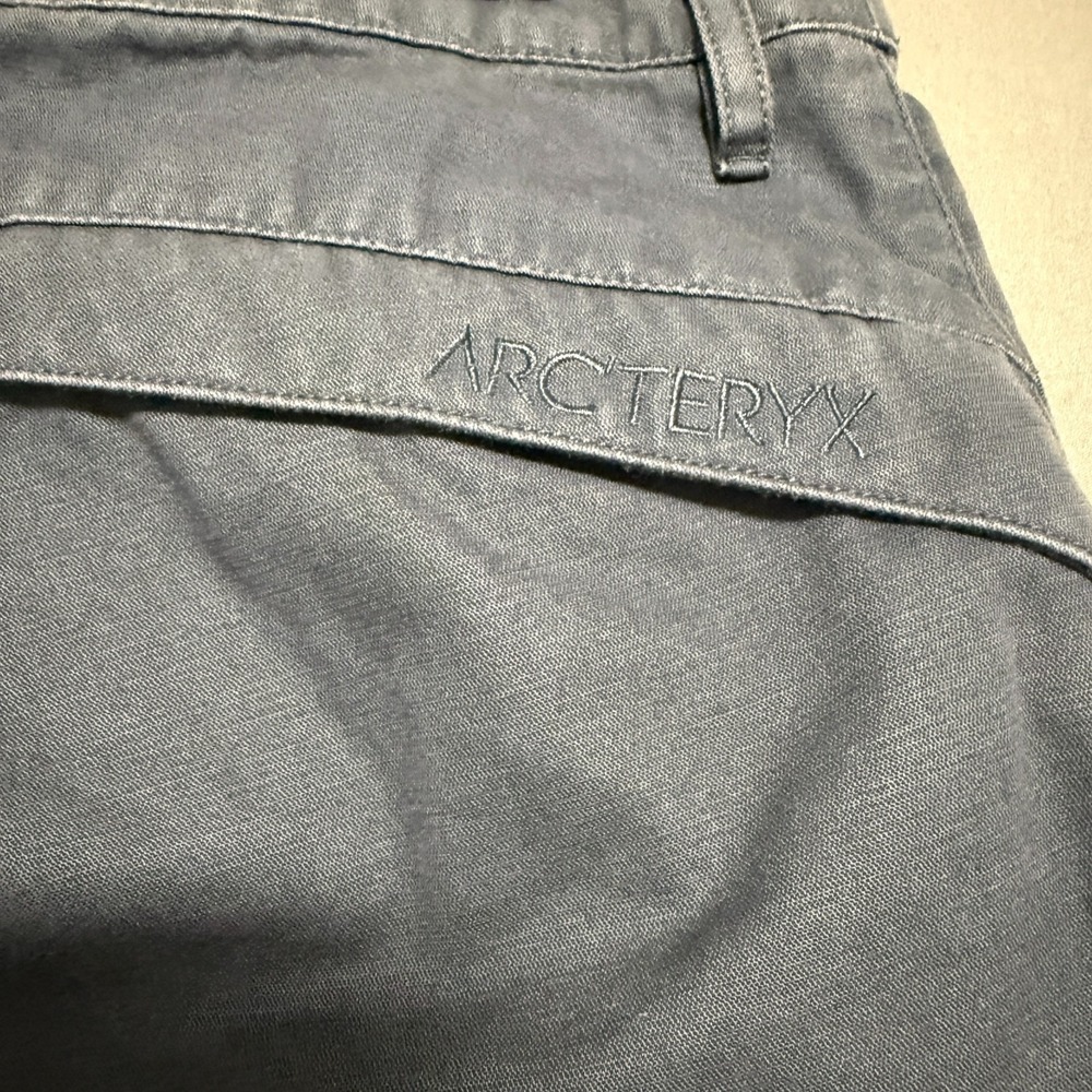 Arc'teryx Cropped Pants Women Size 10 Blue Gorpcore Outdoor Hiking Travel Cotton - Picture 11 of 14